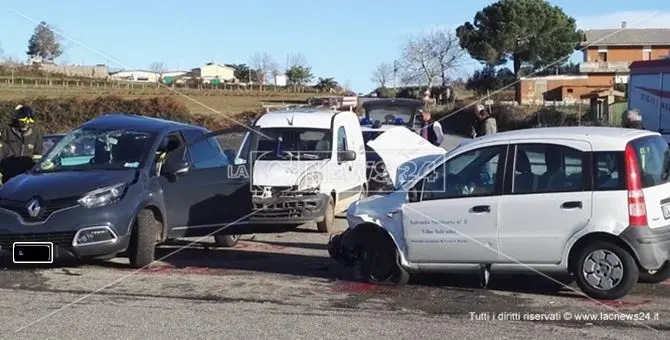 Incidente sulla provinciale 17 a Zungri, tre persone ferite