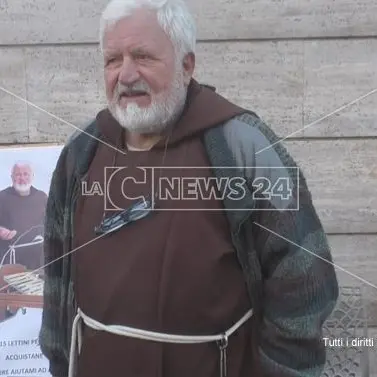 Appello di Padre Fedele Bisceglia al Vaticano: «Fatemi celebrare messa a Cosenza»