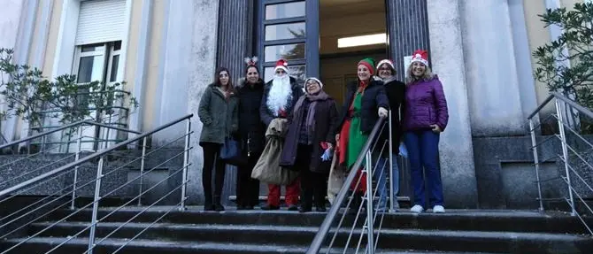 Doni ai piccoli pazienti, la magia del Natale fa tappa all'ospedale Pugliese