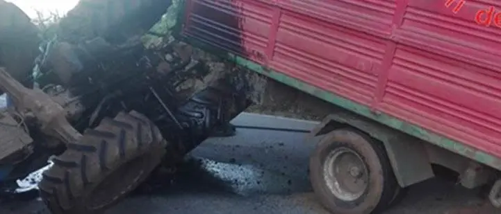 Incidente a San Pietro a Maida, mezzo agricolo si ribalta: muore un 24enne