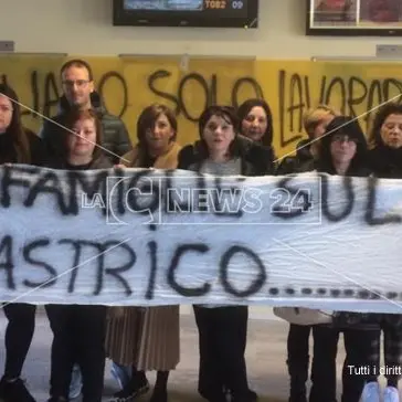 Vertenza Seatt dei lavoratori Cup di Cosenza, rinviata a gennaio la decisione del Tar