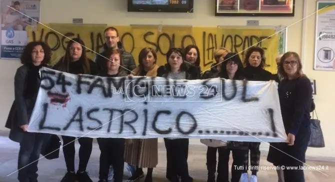 Vertenza Seatt dei lavoratori Cup di Cosenza, rinviata a gennaio la decisione del Tar