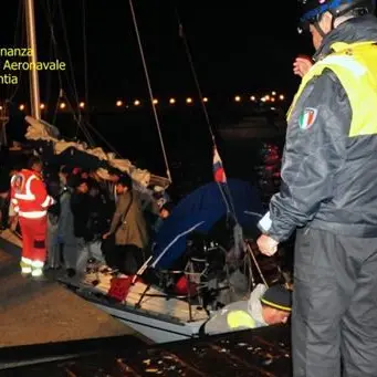 Ancora sbarchi di migranti in Calabria, in 55 approdano a Corigliano