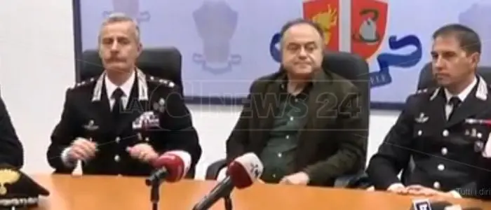 «Ritratta o non vedrai più tua figlia»: arrestate mamma e zia del pentito Emanuele Mancuso