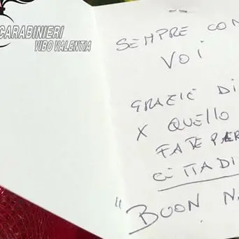 Maxiblitz, fiori e caffè offerti dai vibonesi ai carabinieri