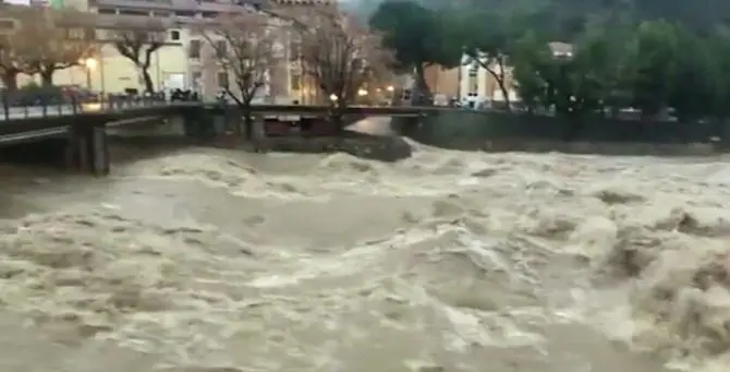 Il maltempo piega l’Italia: un morto in Friuli. Allerta in diverse regioni