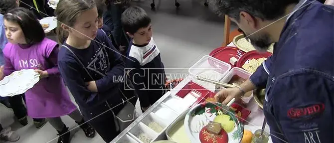 Pane, olio e spremuta d’arancia: la merenda della tradizione nella clinica Villa Serena