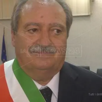 Scalea, il sindaco Gennaro Licursi si dimette