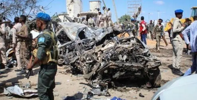 Strage in Somalia, autobomba uccide oltre 70 persone. Decine di feriti