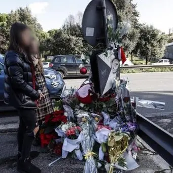 Ragazze travolte da un'auto a Roma, parla l’amico di Paolo Genovese: «Impossibile evitarle»