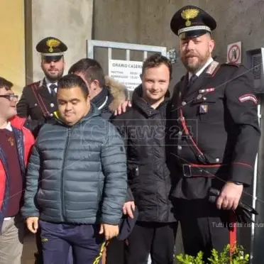 I ragazzi down insultati a Filadelfia accolti dai carabinieri