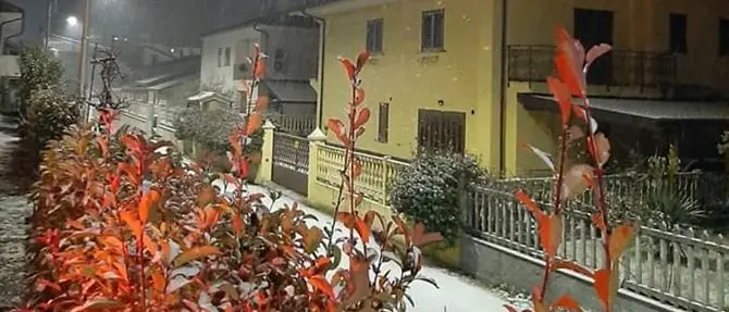 La neve imbianca la Calabria, fiocchi anche a bassa quota