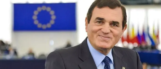 Regionali, l'appoggio di Patriciello alla Santelli: «Rimetterà la Calabria sul binario giusto»