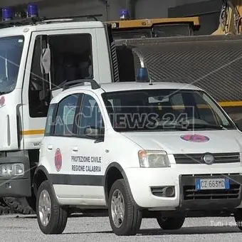 Furto alla Protezione civile, portati via mezzi di soccorso e carburante