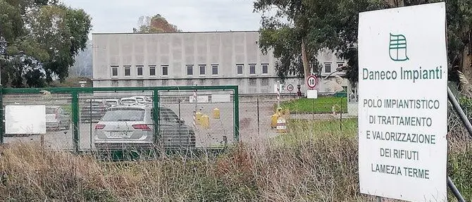 Rifiuti, nuova gestione per l'impianto di San Pietro: «Condizioni fatiscenti»