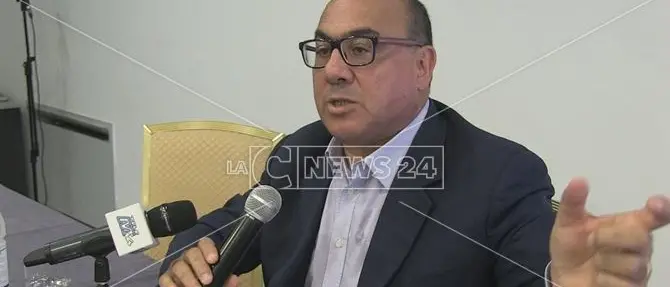 Guccione: «Con il voto fermare anche chi ha saccheggiato l'Asp di Cosenza»