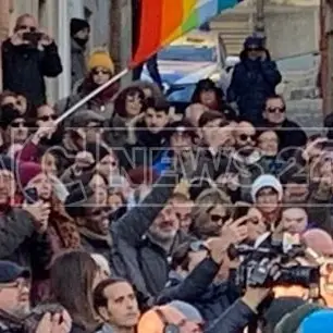Sardine in piazza a Riace con Mimmo Lucano. «Qui per arginare una politica pericolosa»