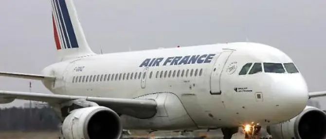 Francia, bimbo morto nel carrello di un aereo proveniente dalla Costa d'Avorio