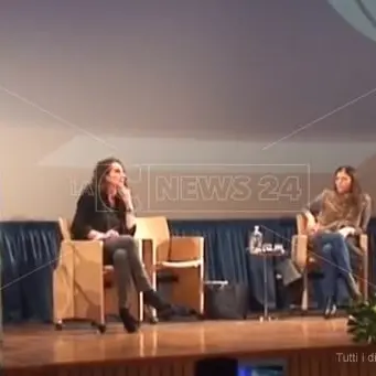 Giorgia Meloni a Catanzaro per Jole Santelli: «Reddito di cittadinanza? Serve vero lavoro»