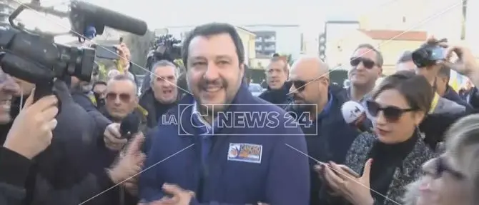Salvini in Calabria, prima tappa a Rende. «I Cinquestelle? Ormai non esistono più»