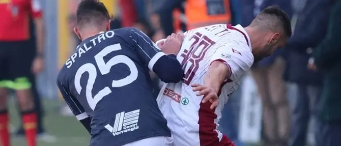 Reggina, prima sconfitta in campionato: a brindare è la Cavese