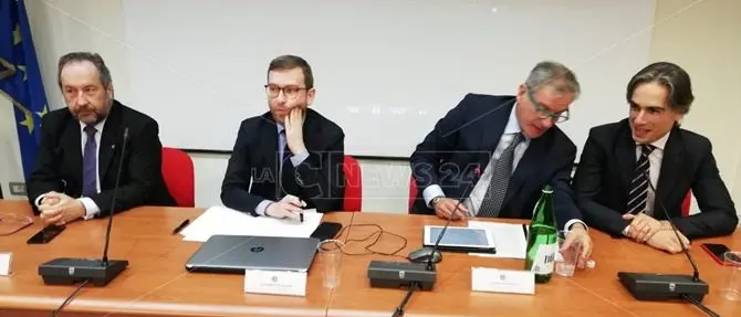 Il ministro Provenzano in Calabria: «Porto di Gioia e Sud in cima alle priorità del governo»