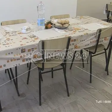 Cosenza, riprende il servizio mensa: distribuiti pasti gratuiti nelle scuole