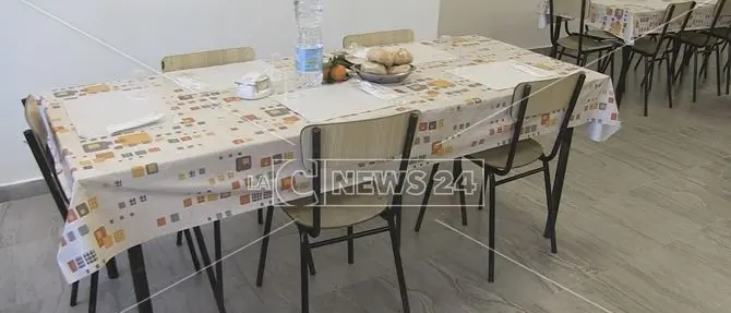 Cosenza, riprende il servizio mensa: distribuiti pasti gratuiti nelle scuole
