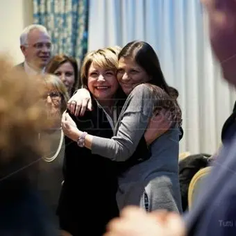 Santelli (con Mangialavori) per ora si prende Vibo, ressa alla convention