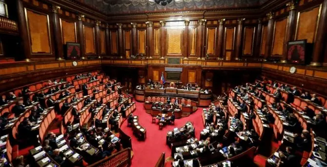 Senatori a 25 anni ed elettori a 18: ok alla riforma