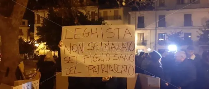 Salvini a Lamezia, proteste e tensione al comizio del leader della Lega