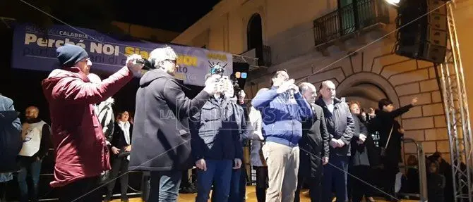 Ariecco Salvini, in Calabria tra contestatori e cacciatori di selfie