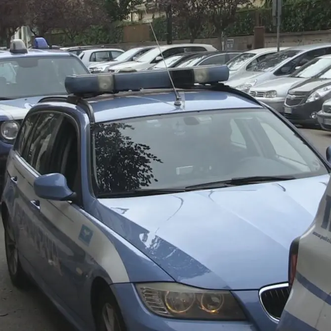 Cosenza, irruzione della polizia nella roccaforte del clan degli zingari