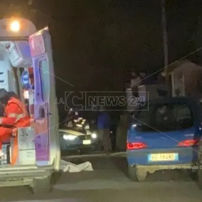 Incidente a Bova Marina, auto travolge e uccide un pedone