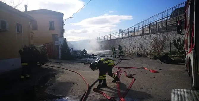 Furgone carico di bombole esplode a Catanzaro, un ferito grave