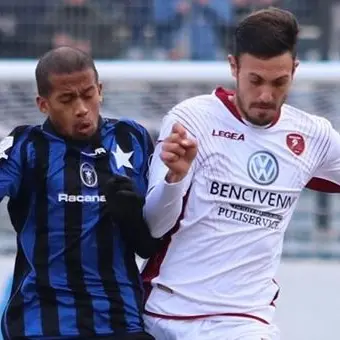 Reggina, vittoria all’ultimo respiro a Bisceglie: Denis decide nel recupero
