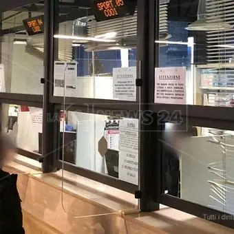 Caos a Cosenza, prenotazioni telefoniche sospese dall'Azienda ospedaliera