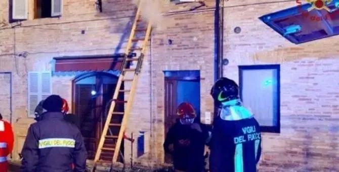 Bimba morta in un incendio: arrestata la madre per omicidio