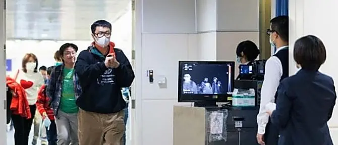 Virus misterioso in Cina, controlli a Roma sui voli dal Paese asiatico