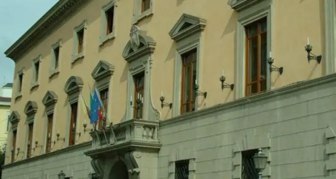 Catanzaro, dimissioni a valanga tra consiglieri e assessori di Fi: Abramo rischia di cadere