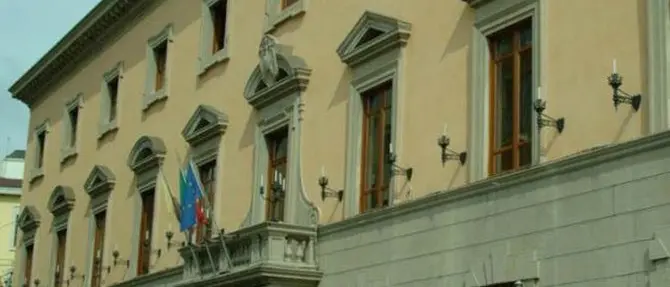 Catanzaro, dimissioni a valanga tra consiglieri e assessori di Fi: Abramo rischia di cadere