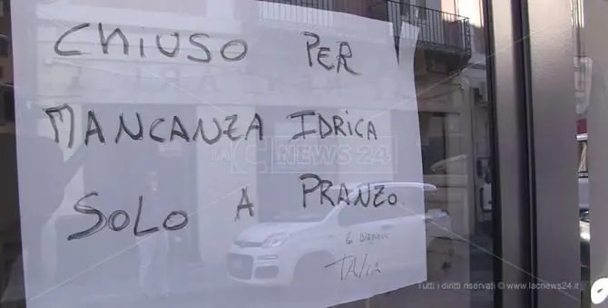 Crisi idrica a Vibo Valentia, pizzeria costretta a chiudere