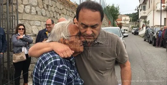 Addio a Roberto Lucano, si è spento il papà dell'ex sindaco di Riace