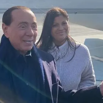 Regionali, Berlusconi è arrivato a Lamezia: «Qui c'è un clima fantastico»