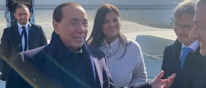 Regionali, Berlusconi è arrivato a Lamezia: «Qui c'è un clima fantastico»