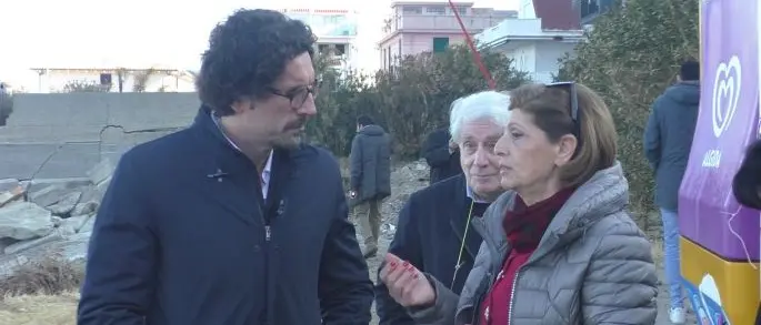 Danni mareggiate, Toninelli: «I soldi per intervenire ci sono, la Regione li usi»