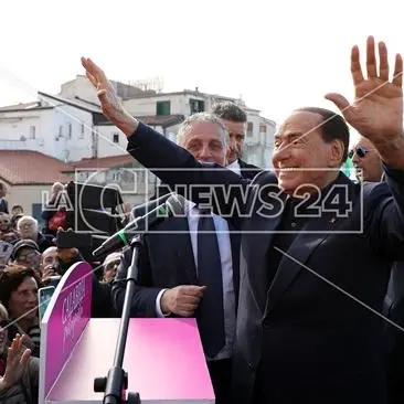 Berlusconi a Tropea: quando il marketing politico-territoriale funziona