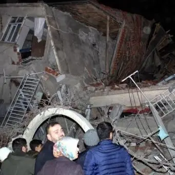 Violenta scossa di terremoto in Turchia, almeno 20 morti e oltre 500 feriti