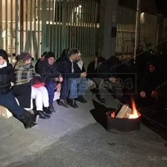 Nuova protesta dei lavoratori di Locride Ambiente: «Gratteri ci aiuti»