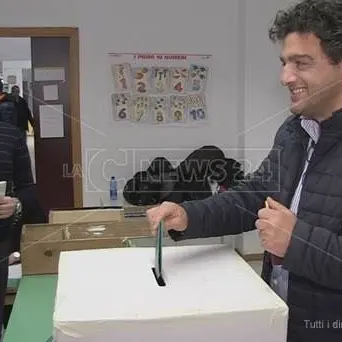 Francesco Aiello: ecco chi è il prof che guida il M5s alle elezioni calabresi